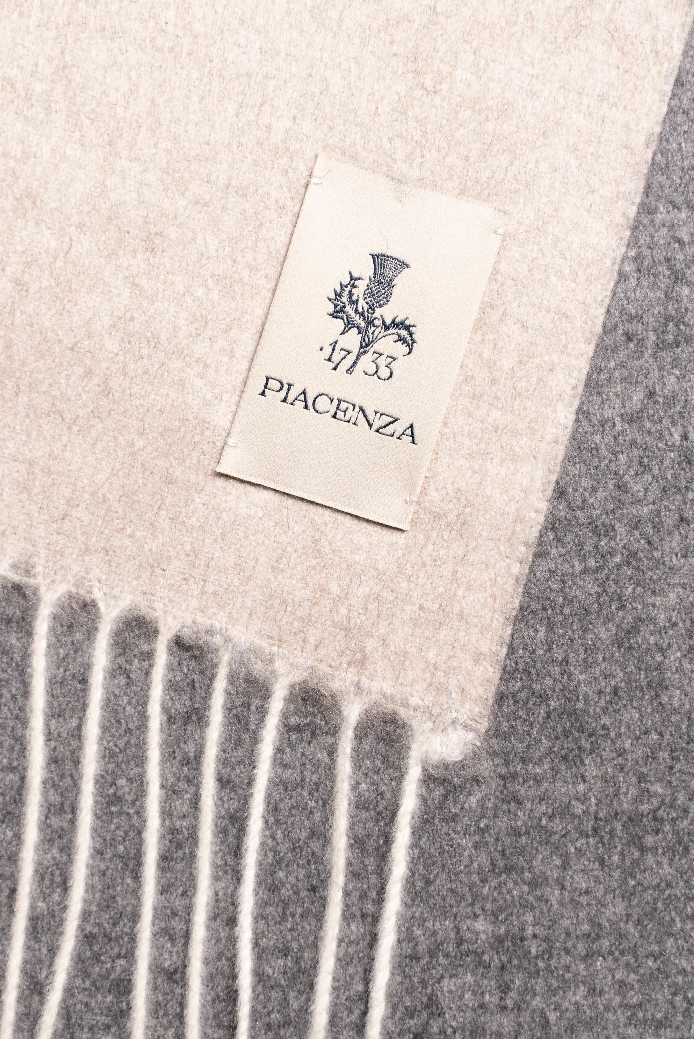 MIRROR - Sciarpa in Cashmere bicolore grigio e panna