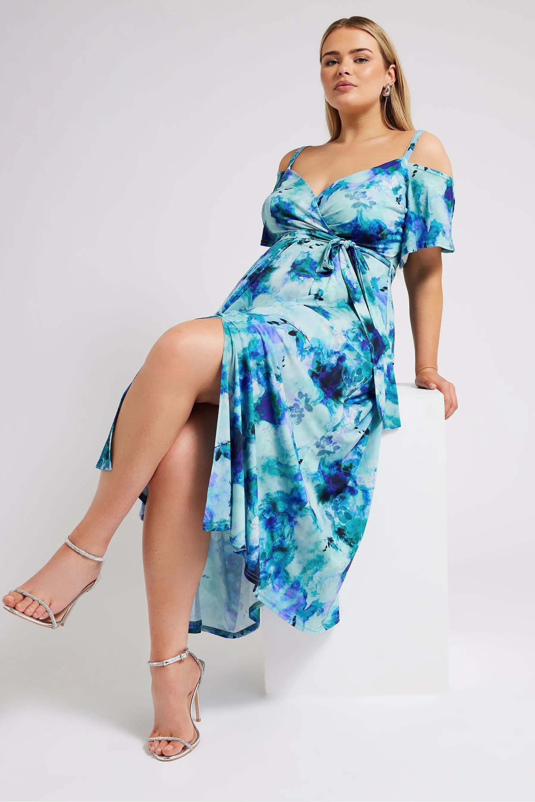 Yours Curve YOURS LONDON - Floreale - Abito maxi con scollo alla Bardot
